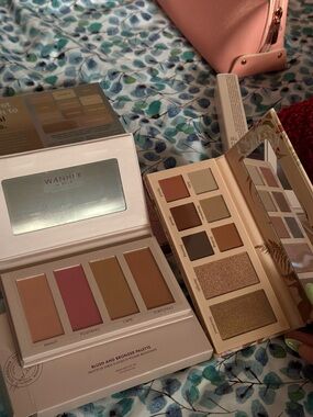 MAKEUP MYSTERY BOX 📦 *READ DESCRIPTION*